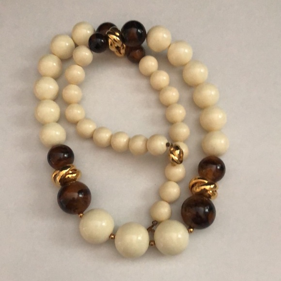 Vintage Graduated Bead Necklace 29” Ivory Brown Gold Tone - Picture 4 of 7